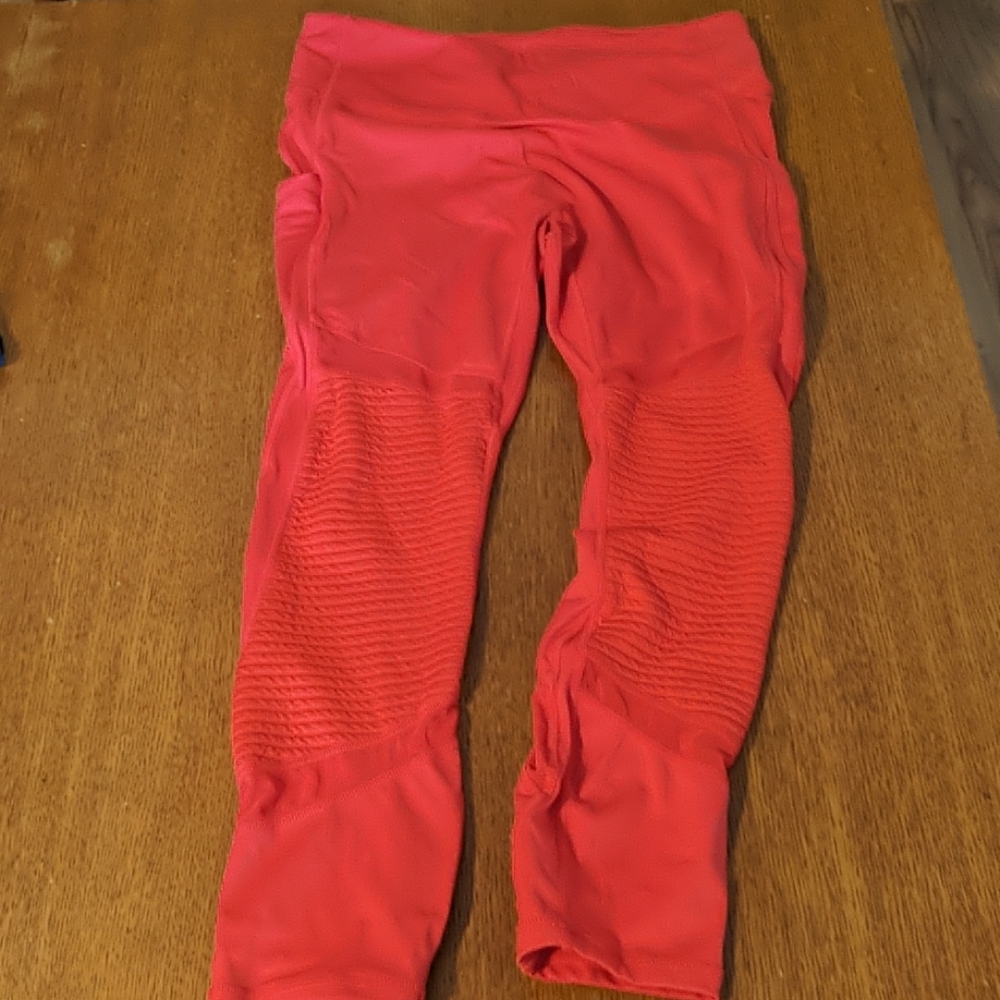 Motion365 large Fabletics leggings.